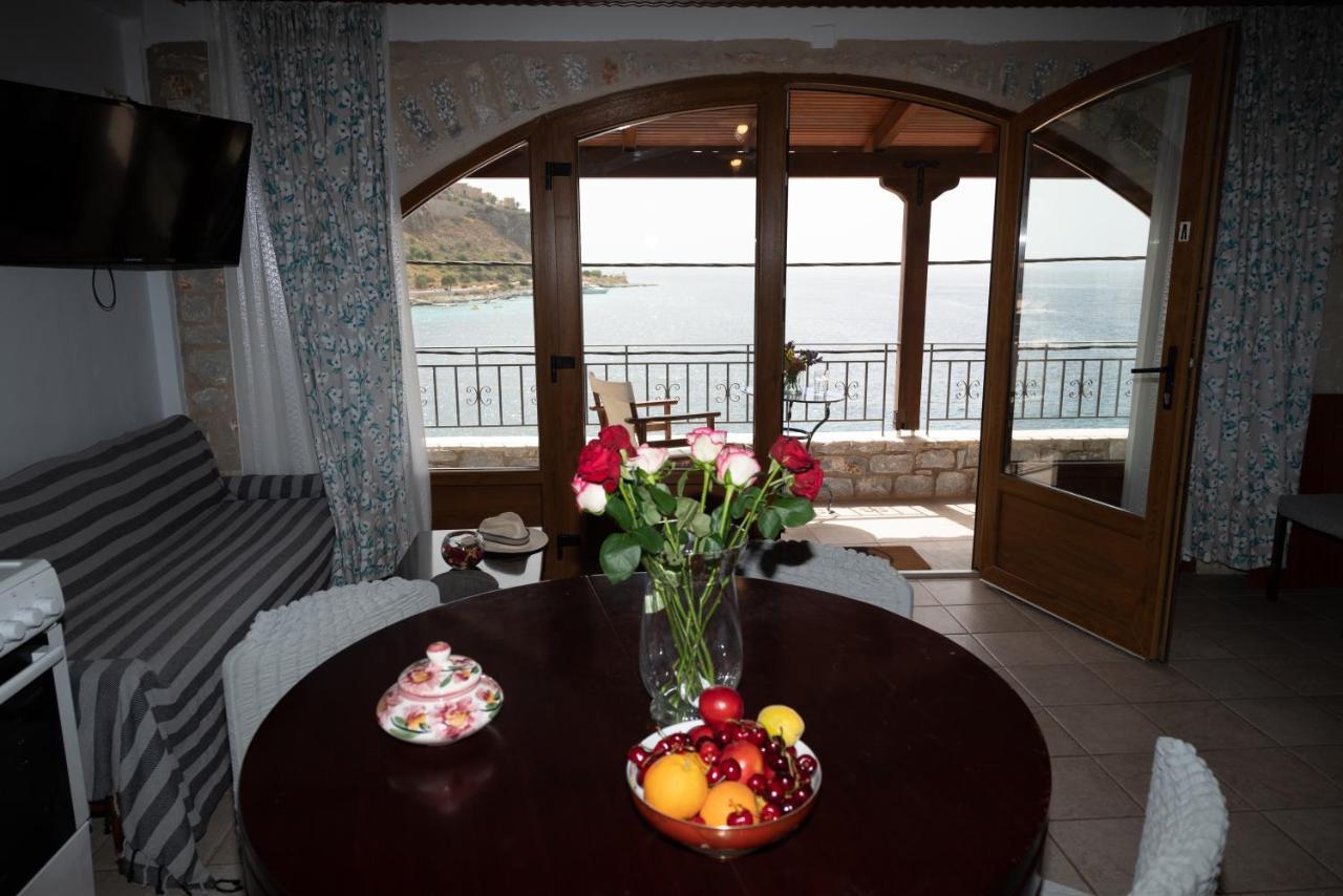 Sophia Limeni Apartments And Studios Екстер'єр фото