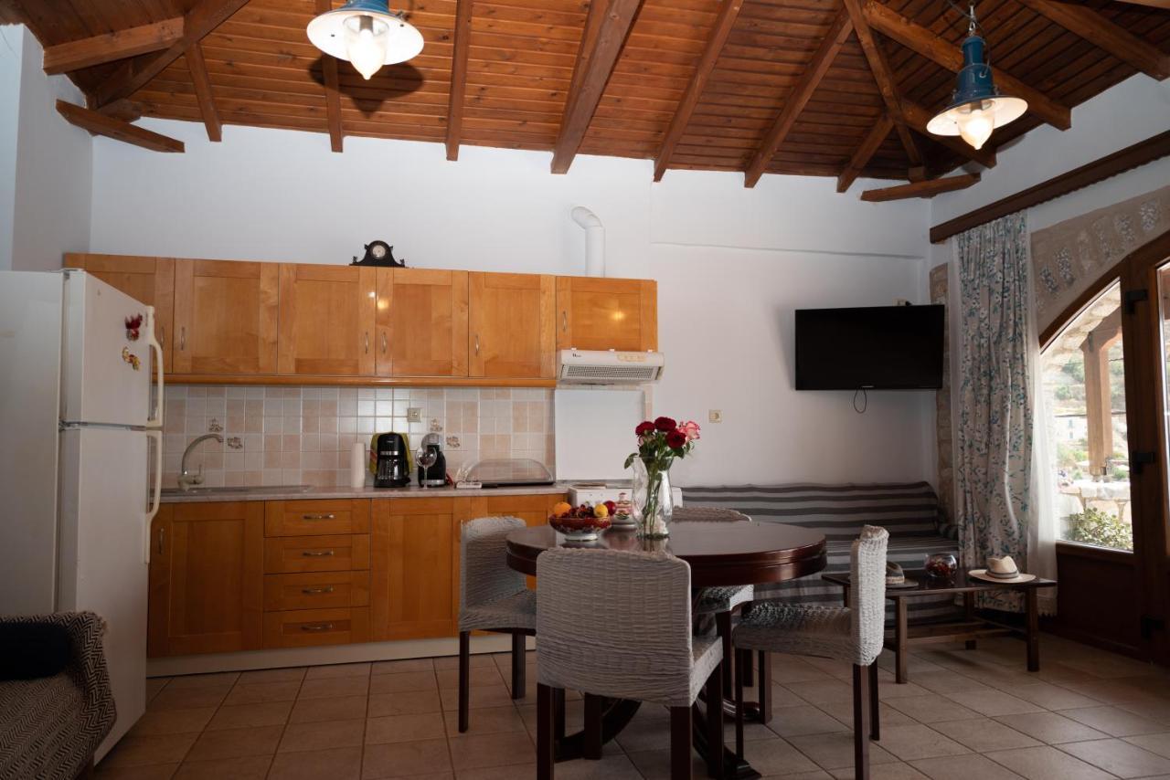 Sophia Limeni Apartments And Studios Екстер'єр фото